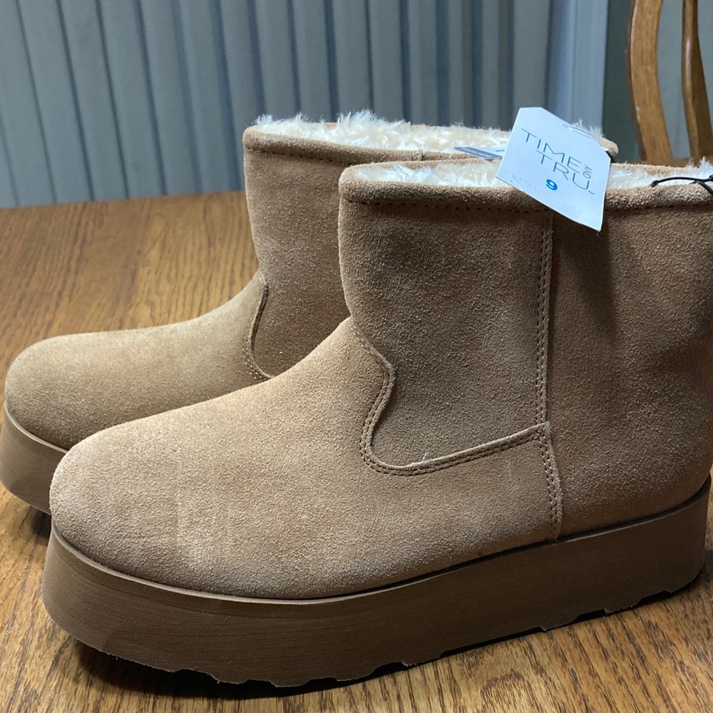 Time and Tru Light Brown Genuine Leather Boots